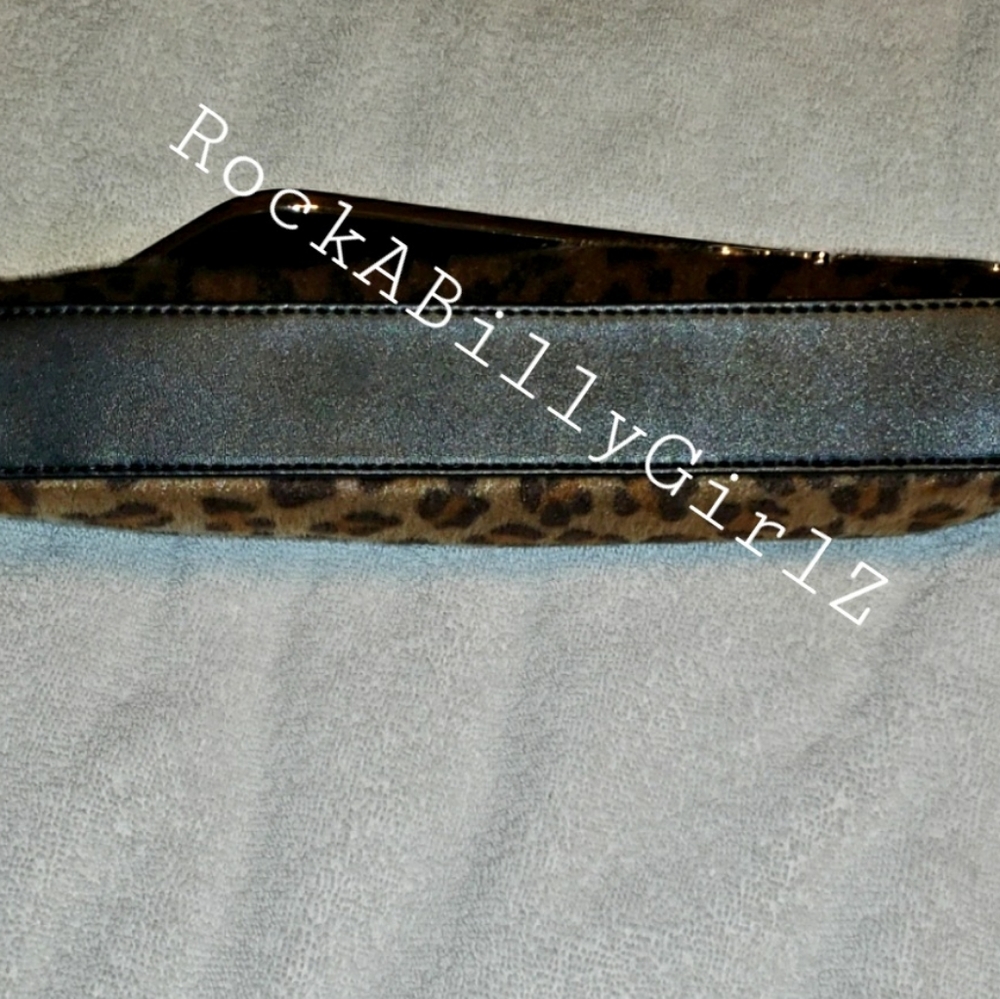 Sourpuss Tan Leopard Faux Fur Magnetic Closure Clutch Purse w Black Satin Lining - Picture 8 of 10